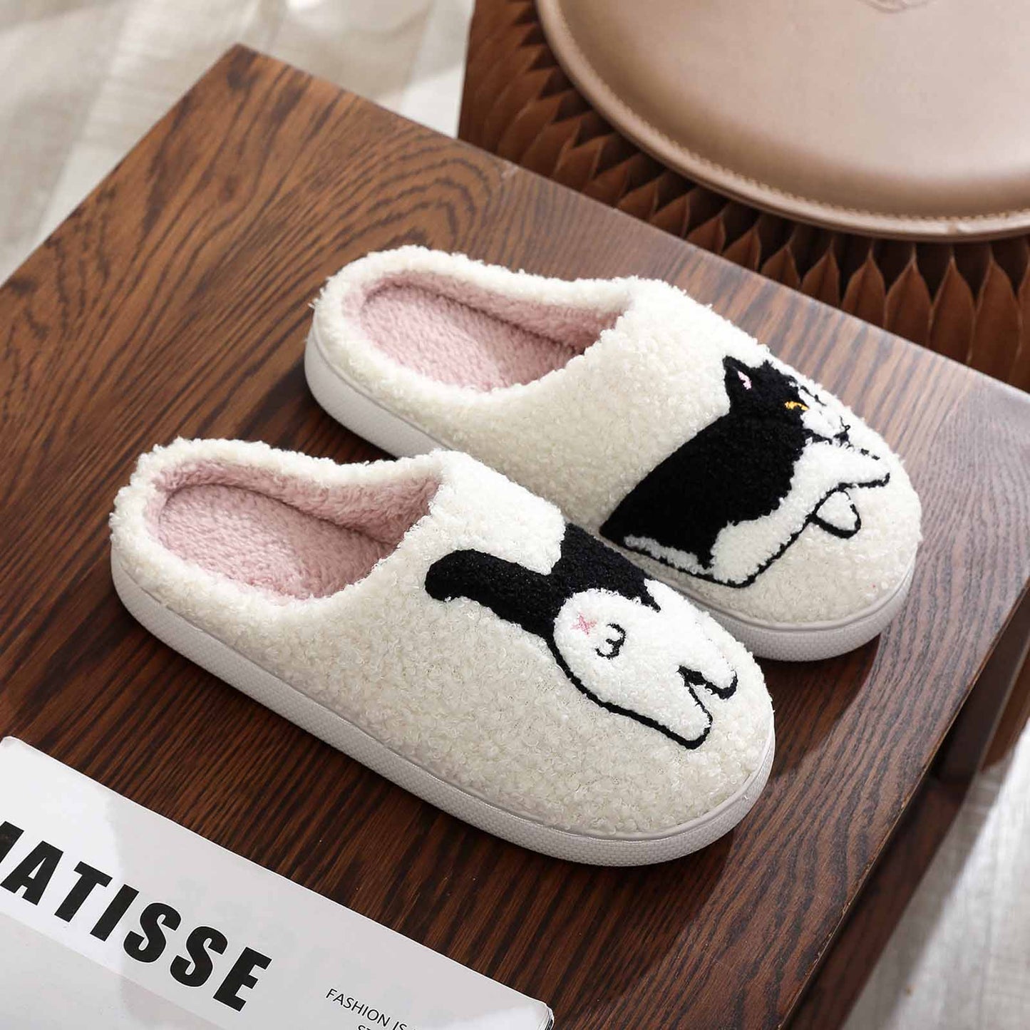 Women's Men's Household Slippers Love Cartoon Retro Soft Velvet Lightweight Slippers Slip On Comfortable Indoor Outdoor Couple Slippers Slip On Anti-slip Sole