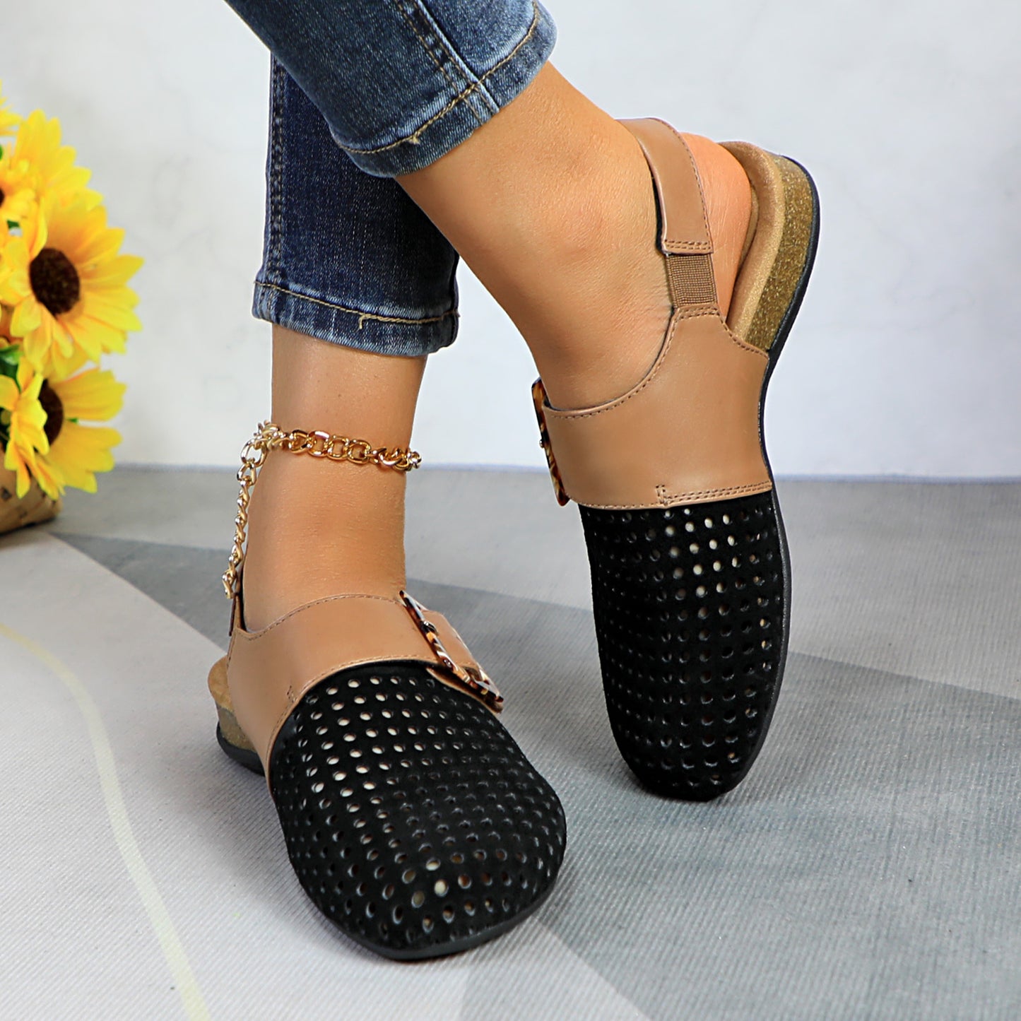 Women's Leather Sandals Arch Support Cork Shoe Bed Sandals Perforated Clogs Slip On Shoes Open Heel Outdoor Beach Slippers Design