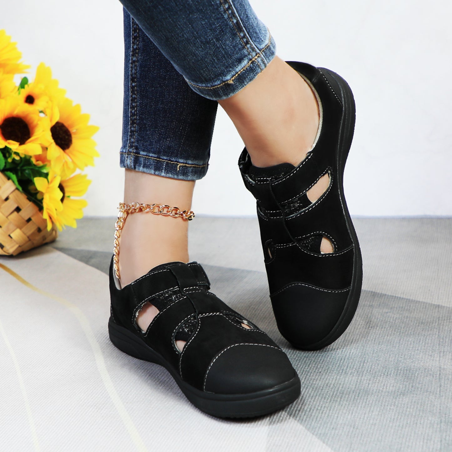 Women's Leather Sandals - The perfect combination of sneaker comfort and fisherman style for all-day wear!
