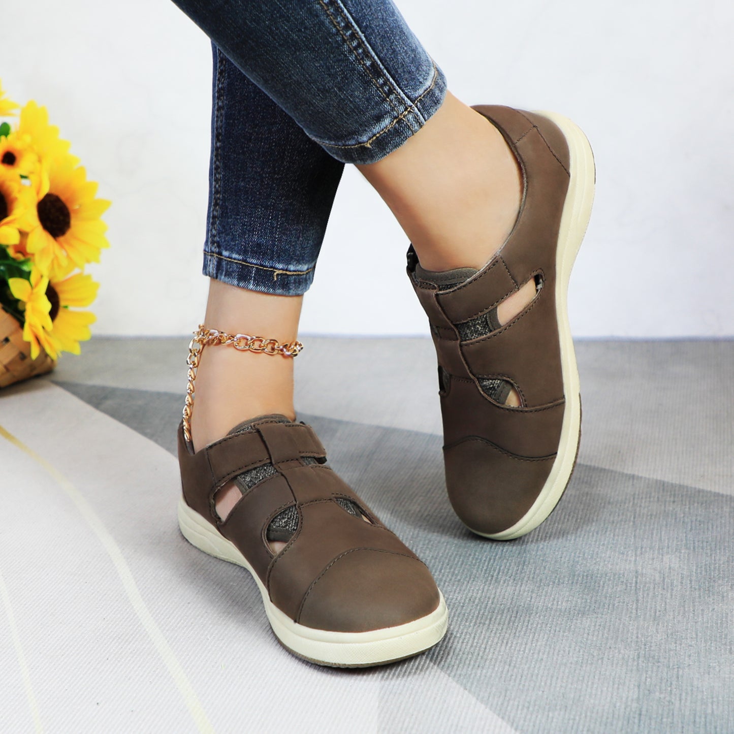 Women's Leather Sandals - The perfect combination of sneaker comfort and fisherman style for all-day wear!