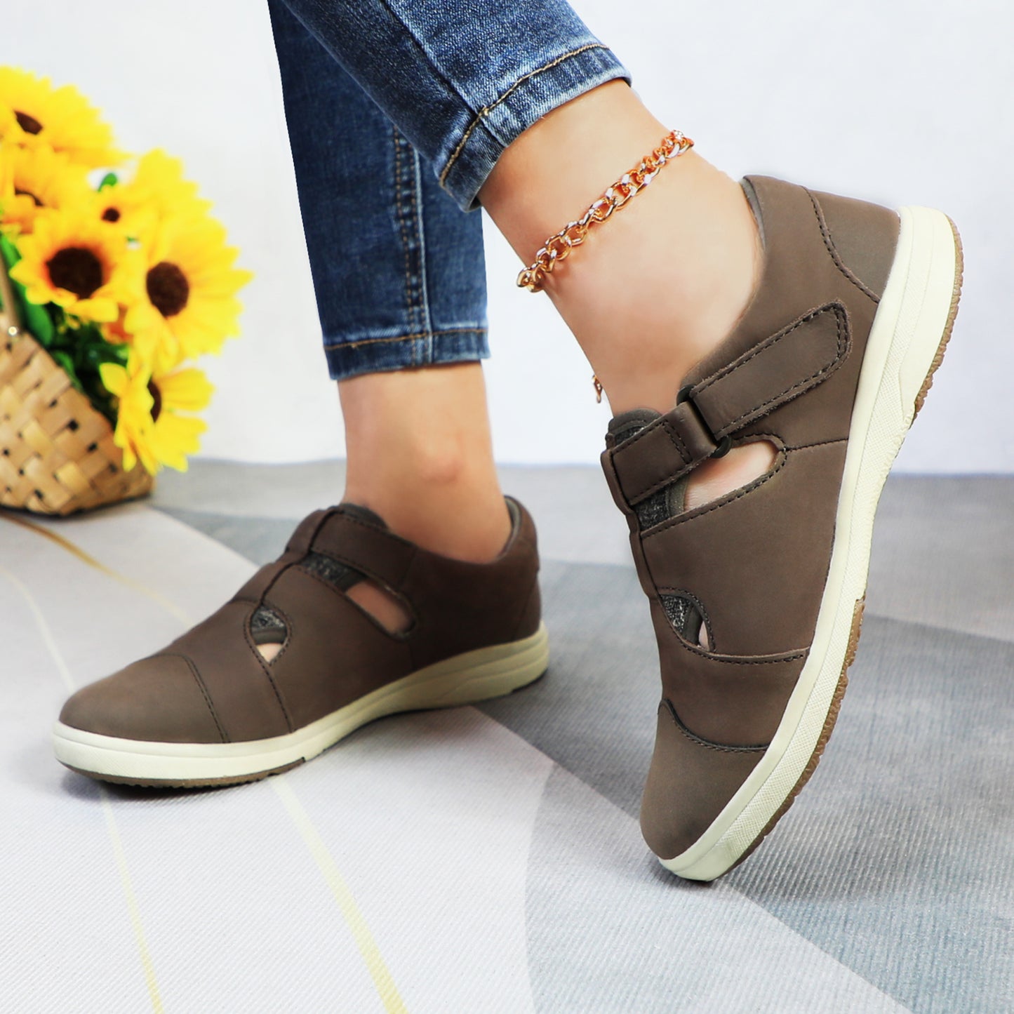 Women's Leather Sandals - The perfect combination of sneaker comfort and fisherman style for all-day wear!