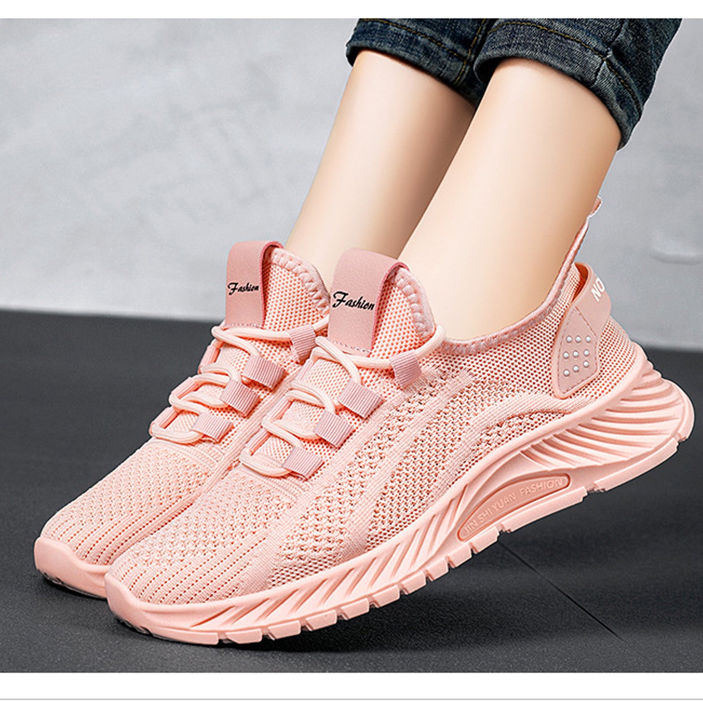 Women's sneakers, lightweight lace-up low-top running and tennis sneakers, breathable fitness sneakers for holidays