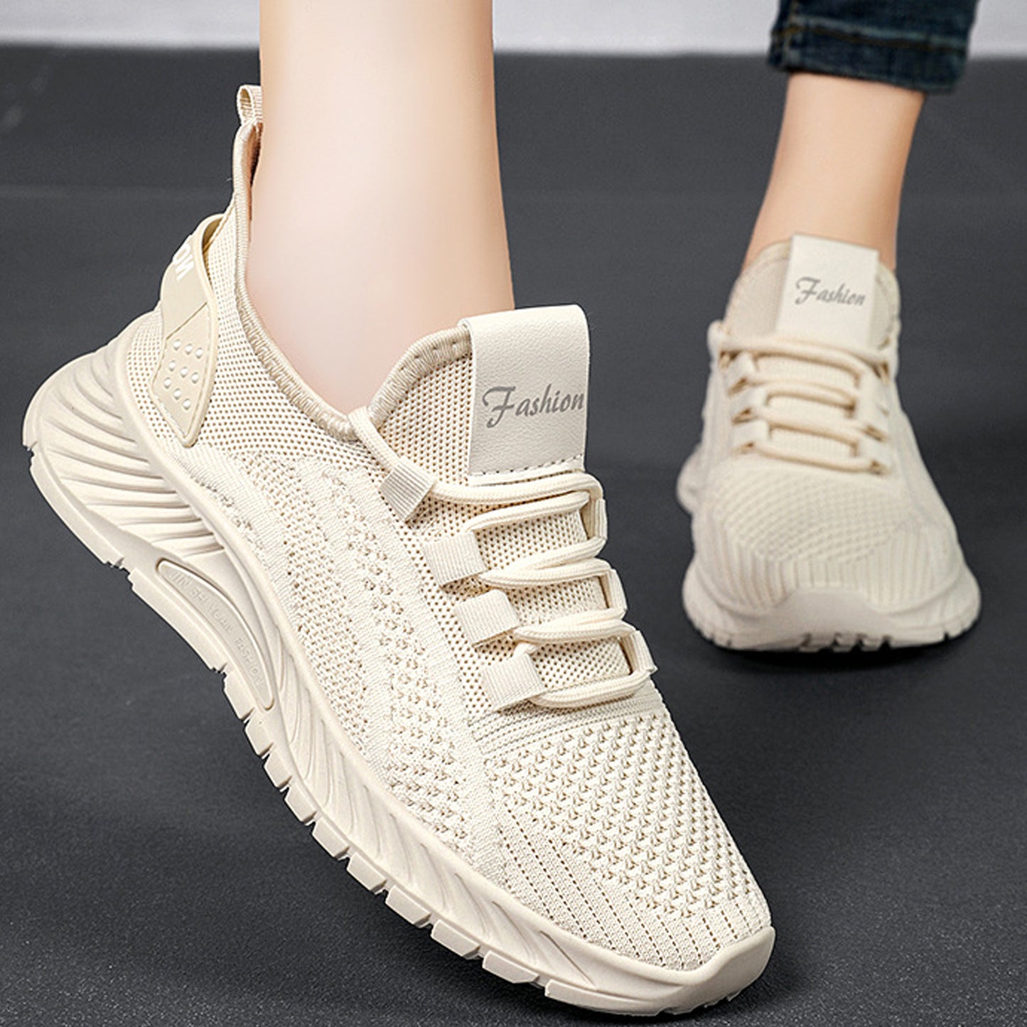 Women's sneakers, lightweight lace-up low-top running and tennis sneakers, breathable fitness sneakers for holidays