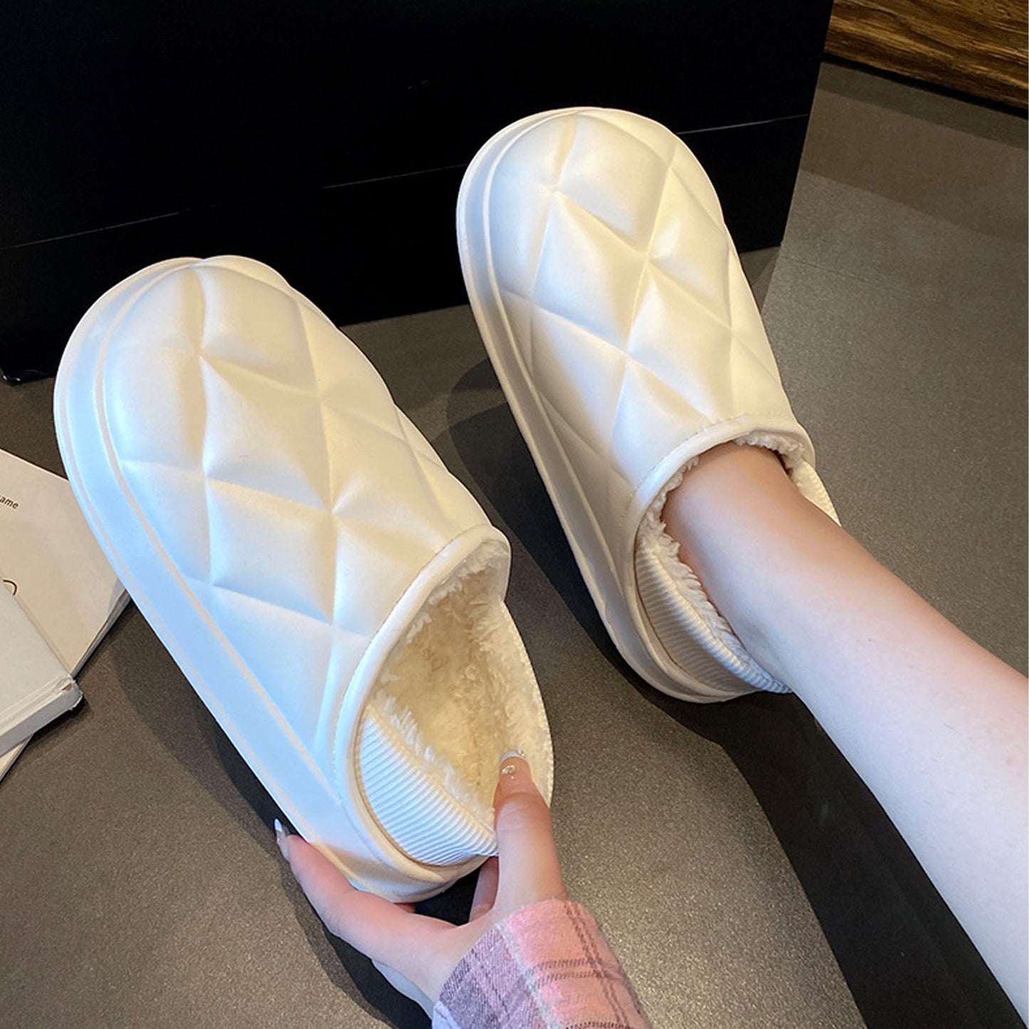 Women's Slippers Fuzzy House Slippers Memory Foam Slippers Slip On Slippers Soft Cozy Indoor Outdoor Winter Furry Slippers