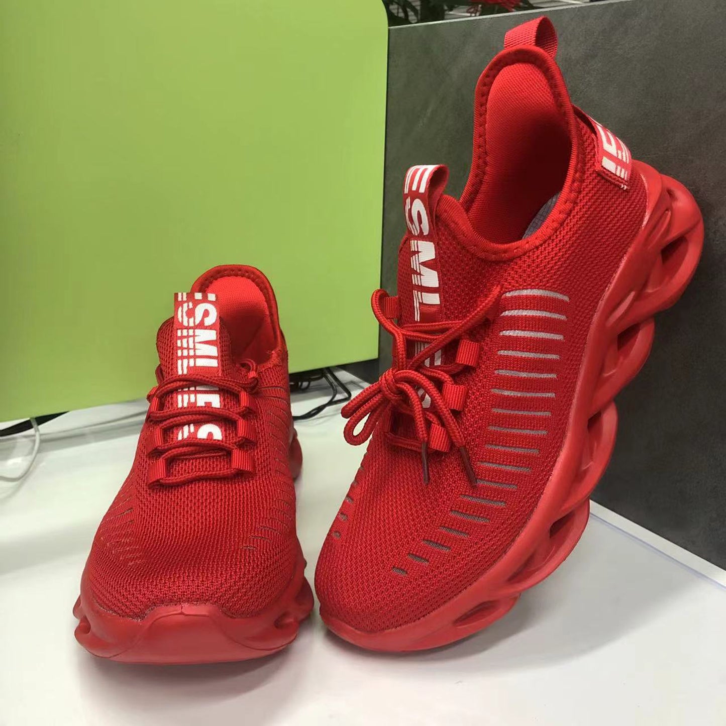 Men's Walking Shoes Slip Into Sneakers Tennis Shoes Running Sports Fitness Shoes Sports Anti-slip Lightweight Breathable Fashion Casual Shoes Suitable for Traveling Work