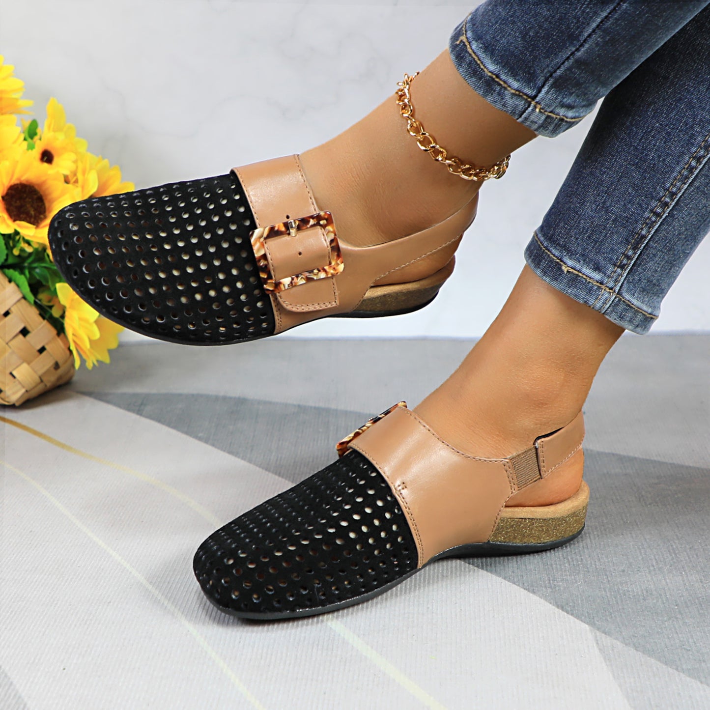 Women's Leather Sandals Arch Support Cork Shoe Bed Sandals Perforated Clogs Slip On Shoes Open Heel Outdoor Beach Slippers Design