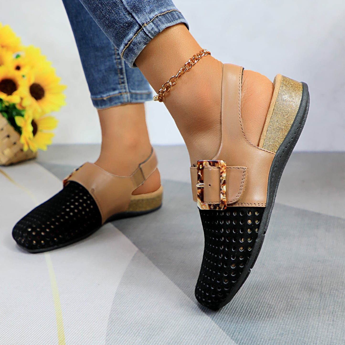 Women's Leather Sandals Arch Support Cork Shoe Bed Sandals Perforated Clogs Slip On Shoes Open Heel Outdoor Beach Slippers Design