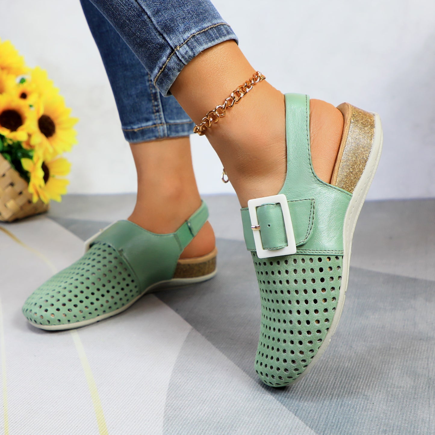 Women's Leather Sandals Arch Support Cork Shoe Bed Sandals Perforated Clogs Slip On Shoes Open Heel Outdoor Beach Slippers Design