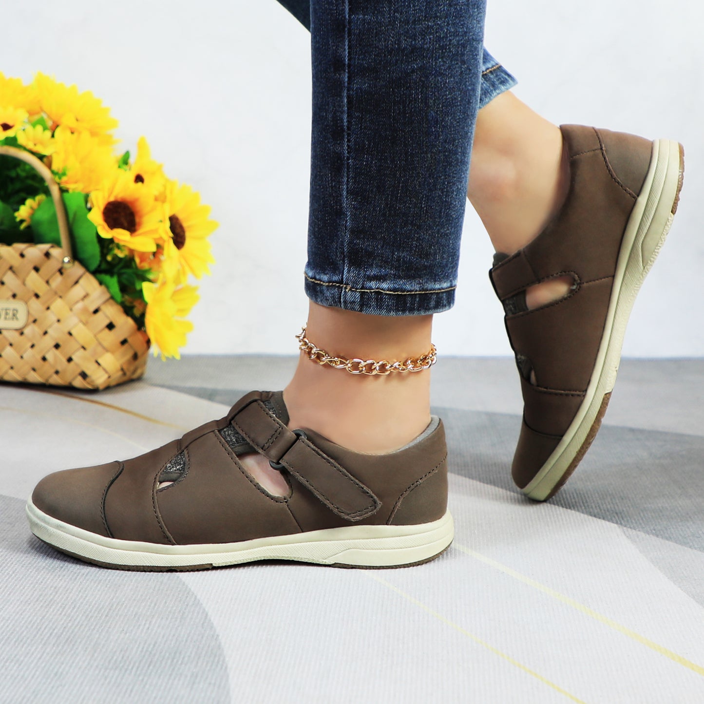 Women's Leather Sandals - The perfect combination of sneaker comfort and fisherman style for all-day wear!