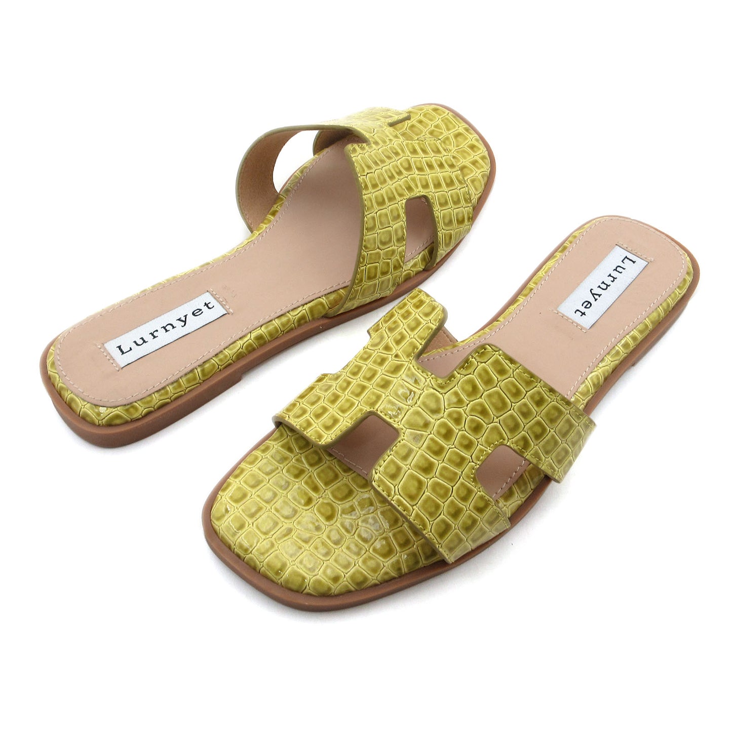Women's Comfort Cushion Flat Sandal with Crocodile Pattern: Stylish Design Slide, Non-Slip Rubber Sole, Latex Insole for Comfort, Perfect for Parties, Gatherings, Casual Wear, Vacations, and Beach Days