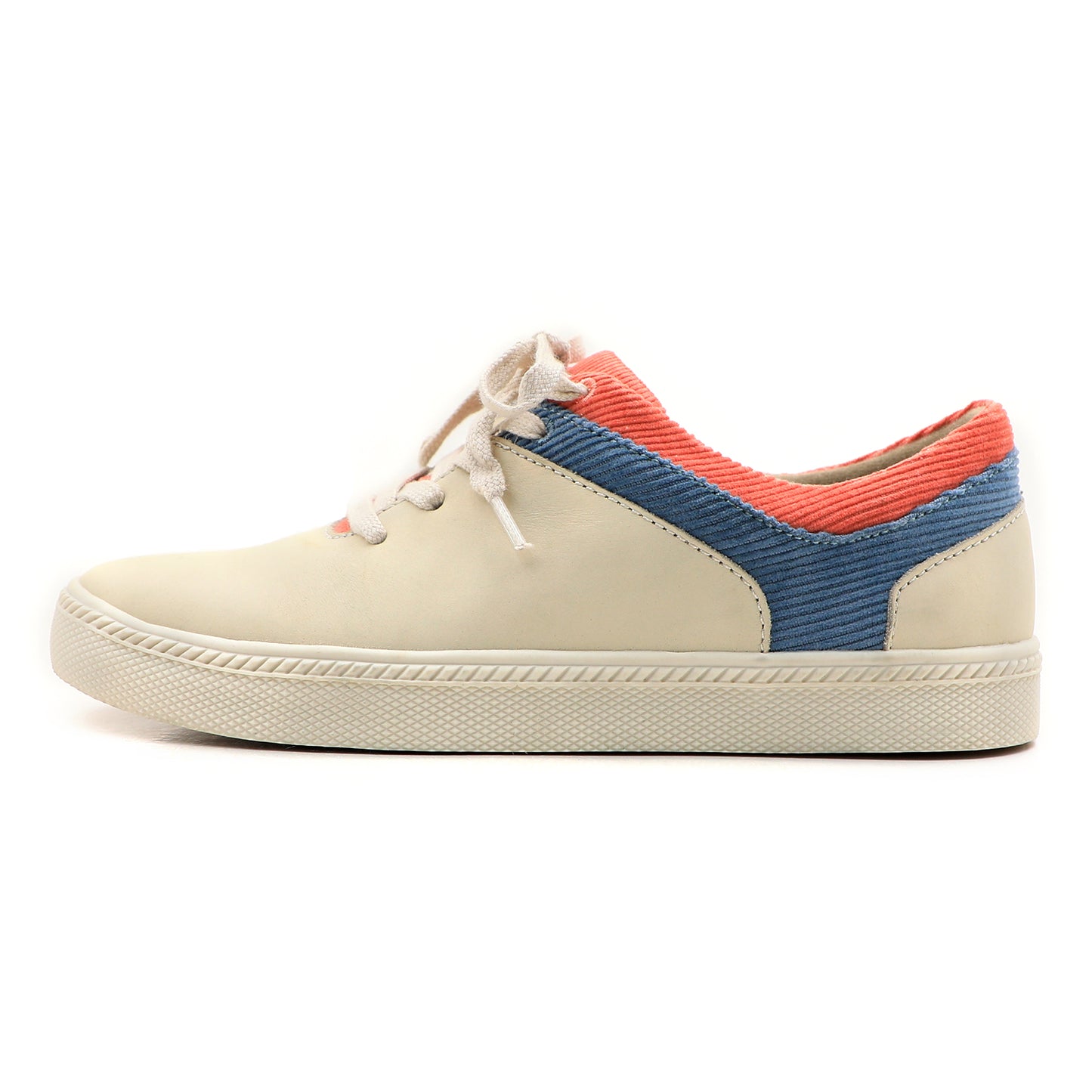 Women's Sneakers - Stylish leather flats with arch support for all-day walking