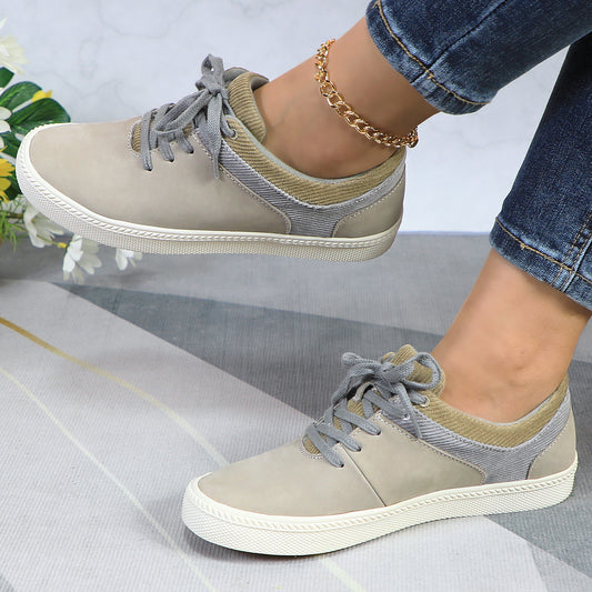 Women's Sneakers - Stylish leather flats with arch support for all-day walking